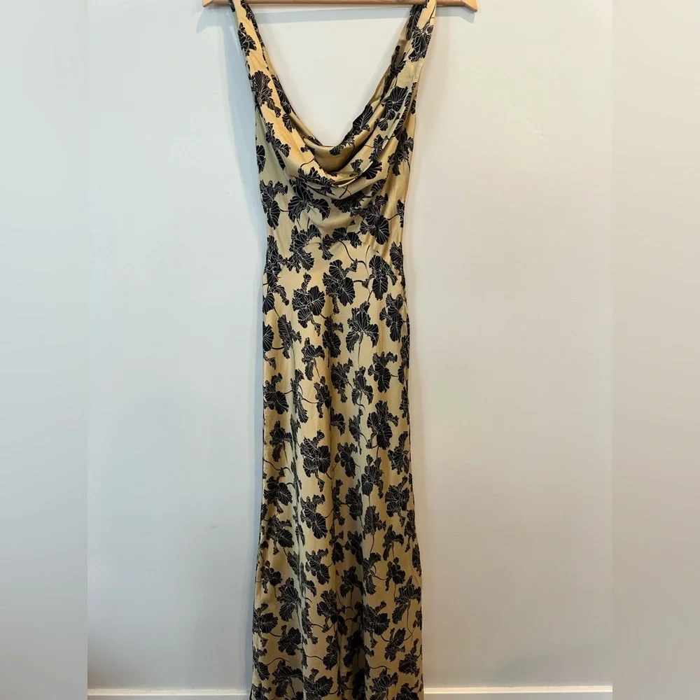 De La Vali Columbia Gown - Picture 5 of 6
